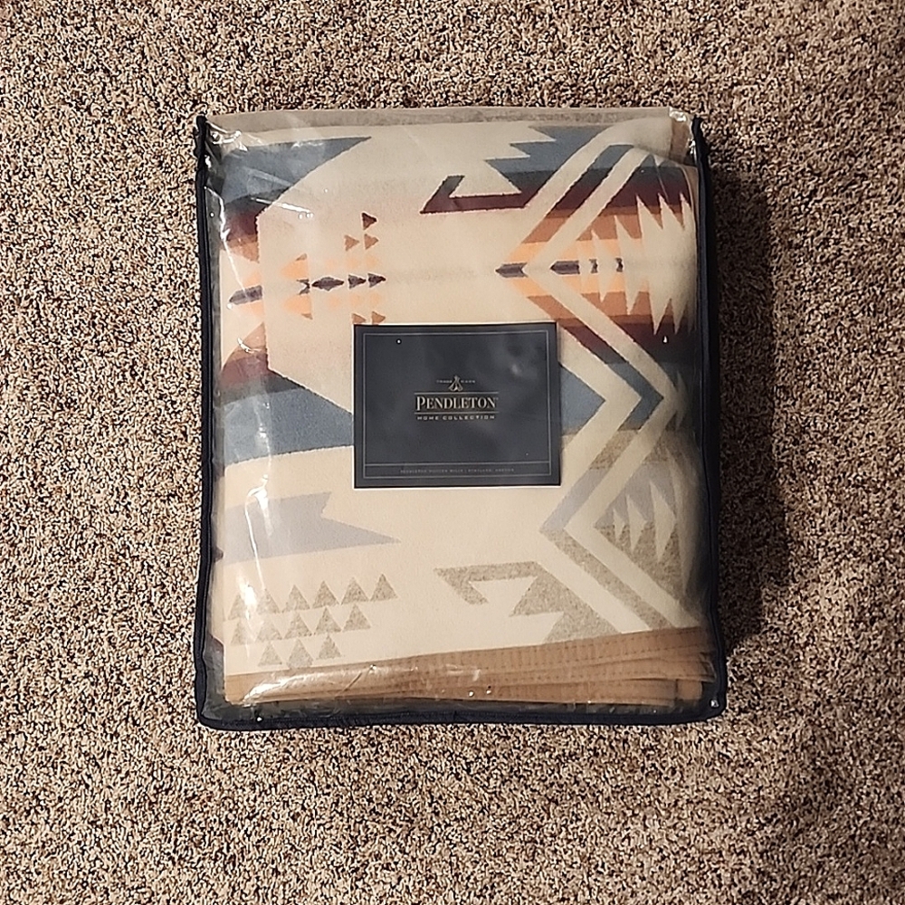 Pendleton blanket Queen 'white sands'